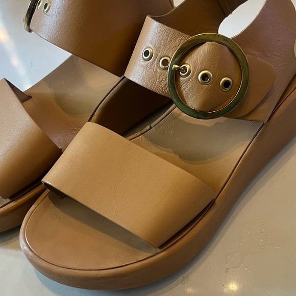 Beak swan platform sandals. - Picture 6 of 9
